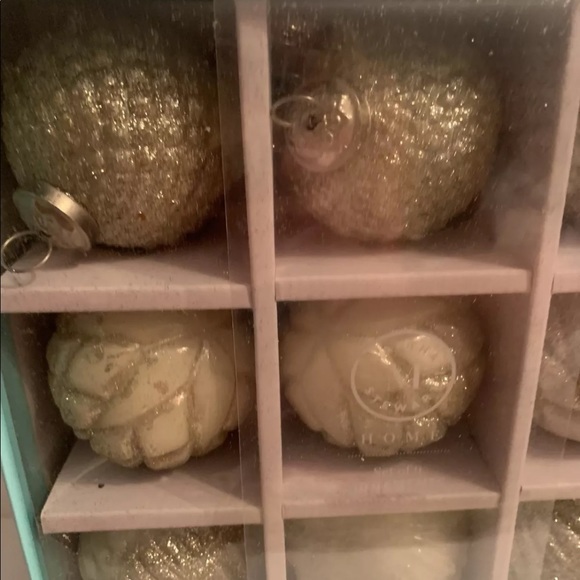 Martha Stewart Christmas Ornaments White/Off White And Gold Glitter - Picture 13 of 15